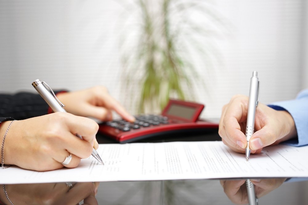 Transferring Shares to a Spouse: Advice for SME Owners